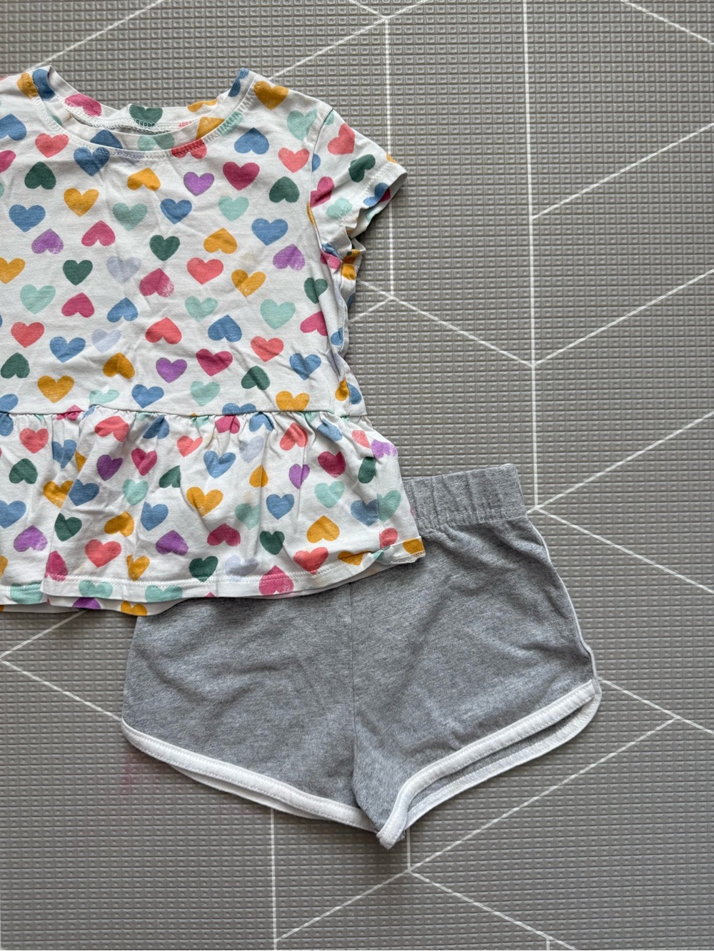 Garanimals|Baby girl/toddler summer set,Heart Print Peplum Top & Gray Shorts•3T